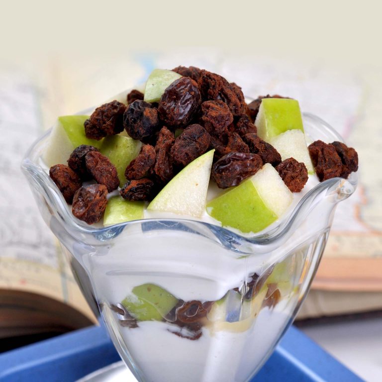 recipe_0004_yogurtparfaitswithapplesandcinnamondustedcr